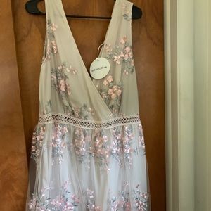 Short formal dress size 22 NWT